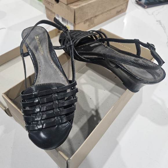 Sandels - Picture 1 of 1